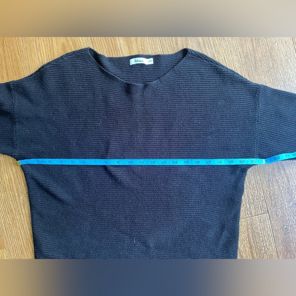 Reitmans oval neck sweater- size XS - Picture 5 of 8